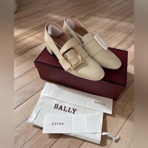 Brand new Bally Janelle Leather Pump size 36